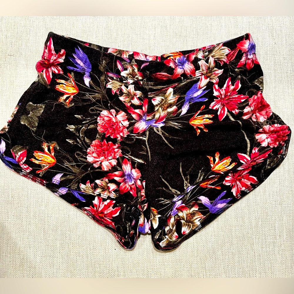 Michael Lauren REVOLVE Black Floral Print Soft Mini Shorts Size XS